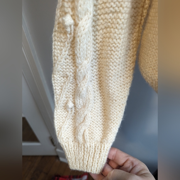 Vintage Handknit 100% Virgin Wool Sweater Size Small - Picture 6 of 8